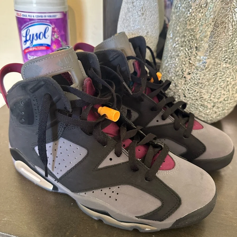 Men’s Air Jordan 6 Retro GS 'Bordeaux'
Size 9. Classic Release . Good condition - Picture 8 of 13